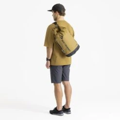 SEA TO SUMMIT SAC ETANCHE BIG RIVER 20L DULL GOLD 23 -Sea to Summit 9 127938 ddryriver20dg 05